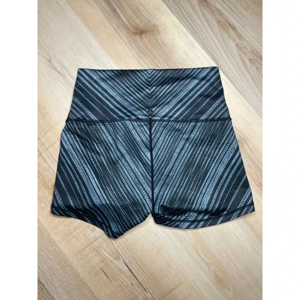 Prana Womens Grey Black Chevron Stripe‎ High Rise Athletic Yoga Shorts Size M